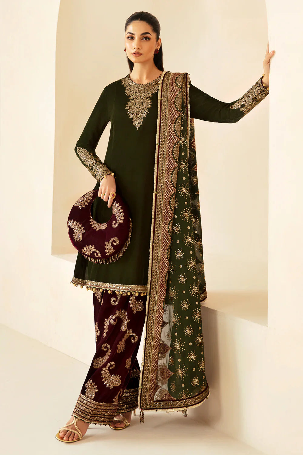 Shop JAZMIN Velvet Formal VF-2029 at Raz Ruya! Huge discounts on luxury Pakistani designer wear. Fast delivery to UK, USA & Canada. End-of-Year & New Year Sale!