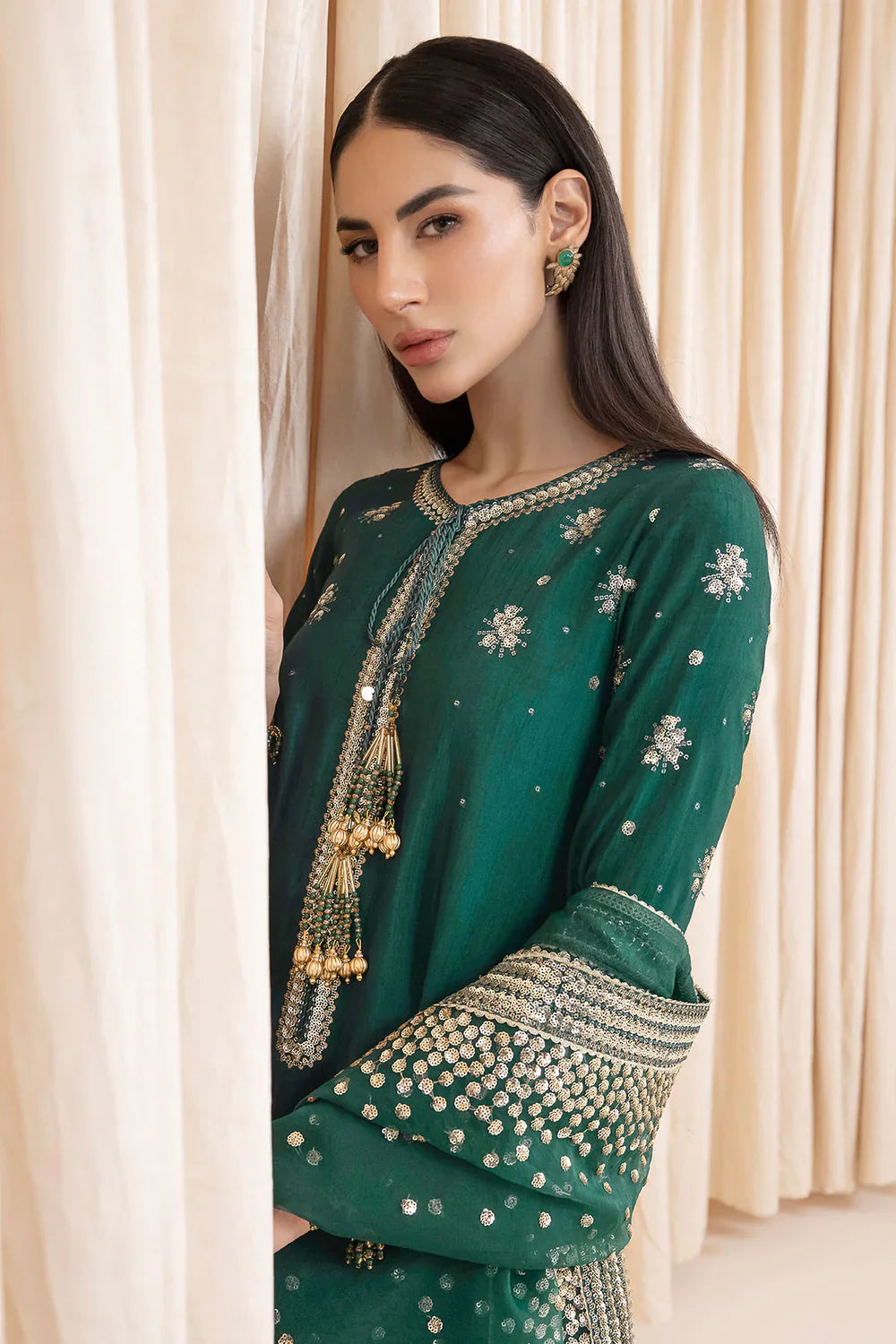 Shop JAZMIN Formals Embroidered Raw Silk UR-7003 at Raz Ruya! Huge discounts on luxury Pakistani designer wear. Fast delivery to UK, USA & Canada. End-of-Year & New Year Sale!