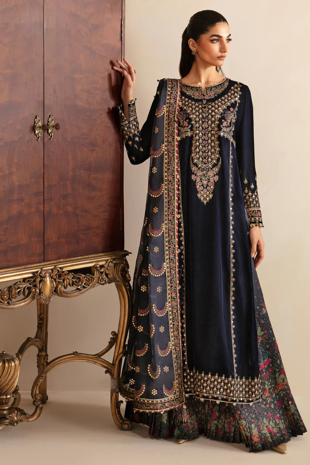 Shop JAZMIN Velvet Formal VF-2031 at Raz Ruya! Huge discounts on luxury Pakistani designer wear. Fast delivery to UK, USA & Canada. End-of-Year & New Year Sale!